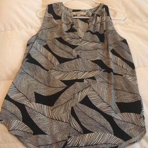 Black and white banana leaf print shell